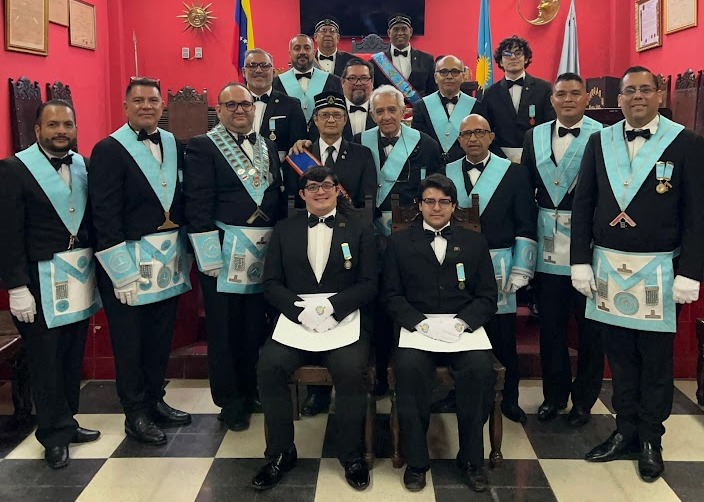 Tenida Magna de Iniciacin de los Caballeros Abdel Chacn y Julio Centeno